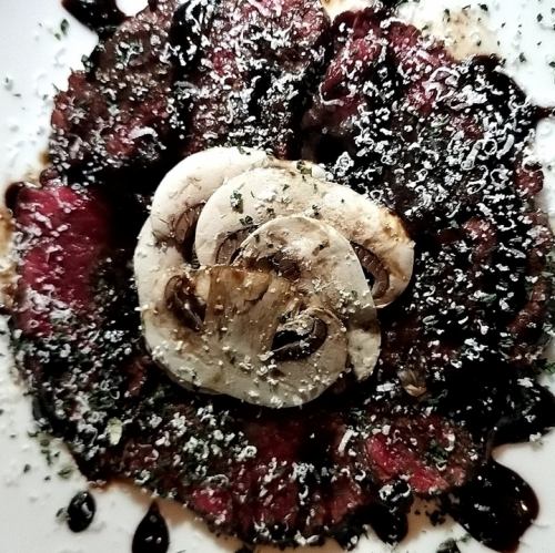 馬肉のタリアータ　味噌バルサミコソース