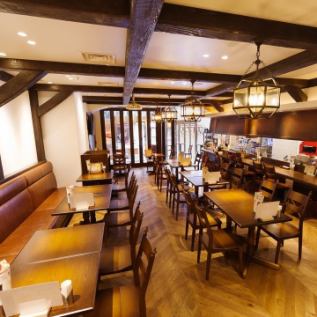 [1st floor] The 1st floor can be rented exclusively for up to 25-36 seated guests or 40-40 standing guests.In addition, we can also provide a buffet-style course menu, so you can use it for a wide range of purposes, such as seated banquets and stand-up parties.