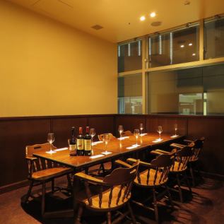 [Private room on the 2nd floor] Completely private room with a door! There are 3 private rooms on the back of the 2nd floor that can accommodate up to 10 people.Since it is a completely private room, you can relax without hesitation.Entertainment, girls-only gathering, birthday, with children, lunch, welcome and farewell party etc. ♪ * Dinner time can only be used for course use ◎