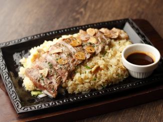 ■牛サーロインのステーキピラフ 