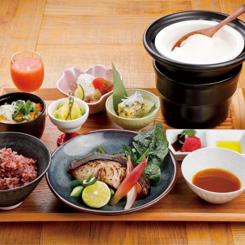Commitment to the "Ichiju Rokusai" set meal