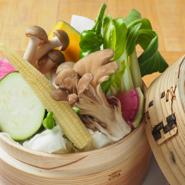 Very popular with women♪ ["Vegetable bamboo steamer" that brings out the umami of the ingredients]