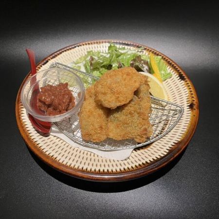 玄海アジの大葉フライ。梅肉ソース