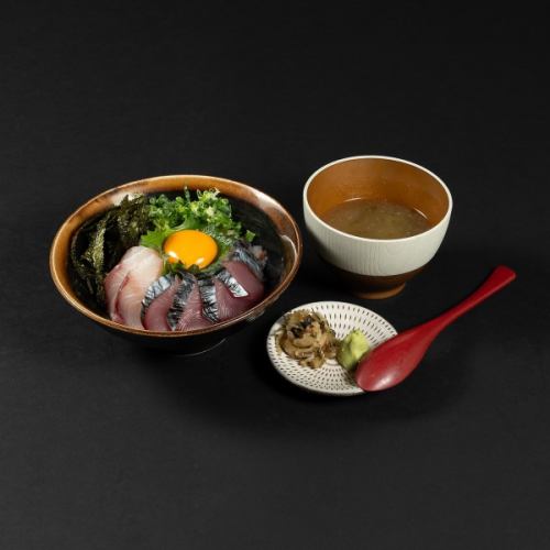 特製！ 海鮮丼 (味噌汁付き)
