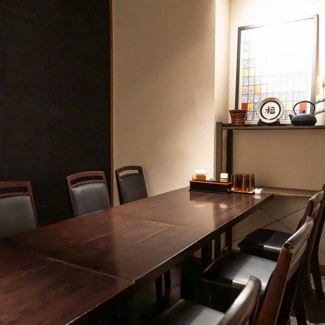 大切な方とのお食事を楽しむのに最適な完全個室席をご用意。