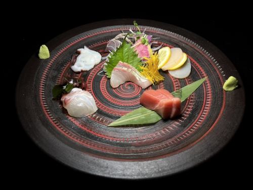 旬の鮮魚お刺身の盛り合せ　一人前（写真は2人前例）