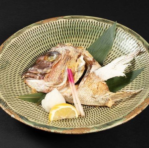 玄海産！鯛の頭の塩焼き