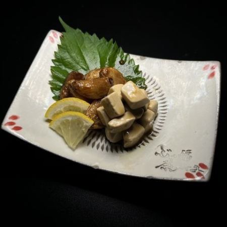 クリームチーズと揚げニンニクの溜まり醤油漬け