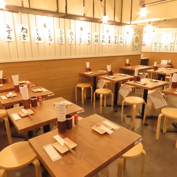 There is a store on the 2nd floor of a building located a 1-minute walk from Yokohama Station.The appetizing aroma of grilled skewers and the laughter of people enjoying sake will soothe the fatigue of the day.Please visit our store once.