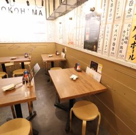 4名様までご利用いただけるテーブル席です。
