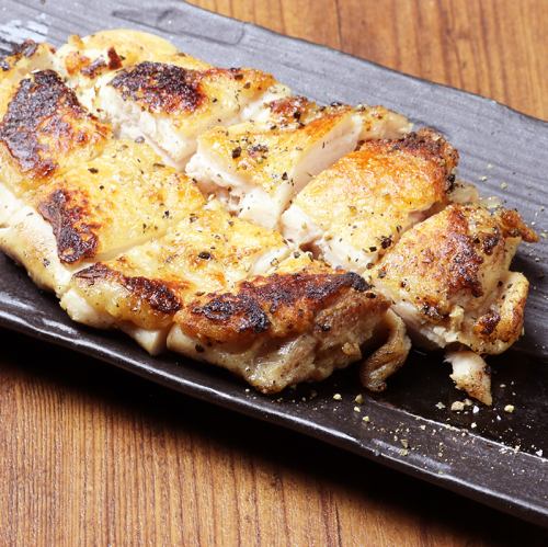 黒コショウのチキンステーキ マスタードソース添え