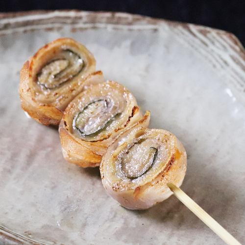 Meat and shiso leaf wrapped skewer (1 skewer)