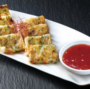 Korean-style spicy seafood pancake