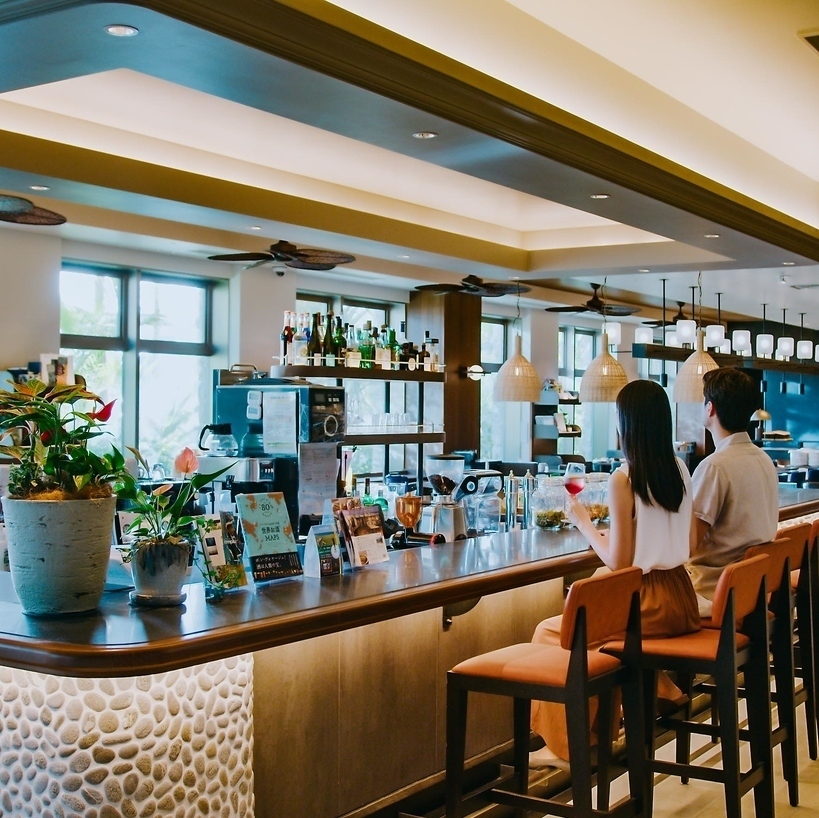会話も弾む落ち着いた空間で夜カフェタイムを