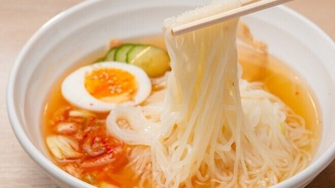 ホルモン焼肉に合うサイドメニューも充実!冷麺もありますよ◎