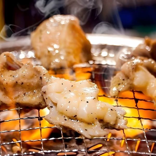 ホルモンはもちろん、厚切り牛タンなどの新名物も♪