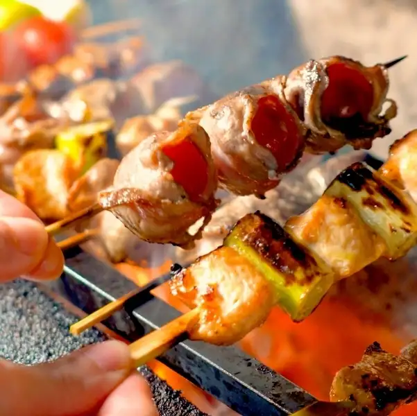 一本ずつ丁寧に焼き上げる本格焼き鳥