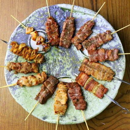[Includes all-you-can-drink] 8 dishes including stewed offal, 3 types of pork sashimi, 4 types of grilled pork skewers, etc. ``Proud yakiton course''