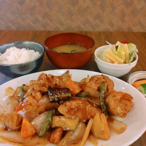 鶏と野菜の黒酢あん定食