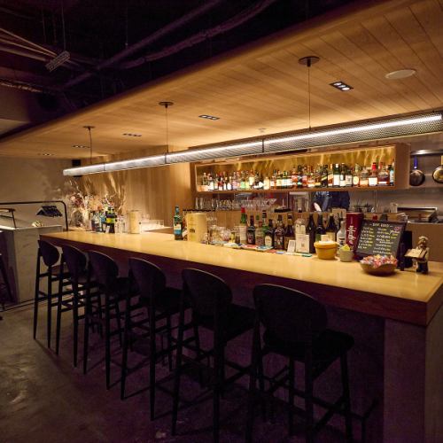 地下の隠れ家カウンター
