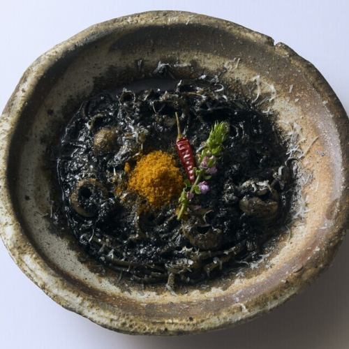 カラスミとイカ墨ソース