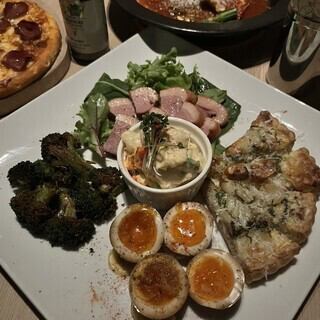 【人氣經典套餐】精選套餐 4,900日圓（含稅）7道菜+100多種飲品暢飲！