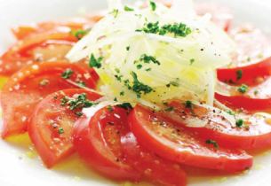Tomato salad / onion salad