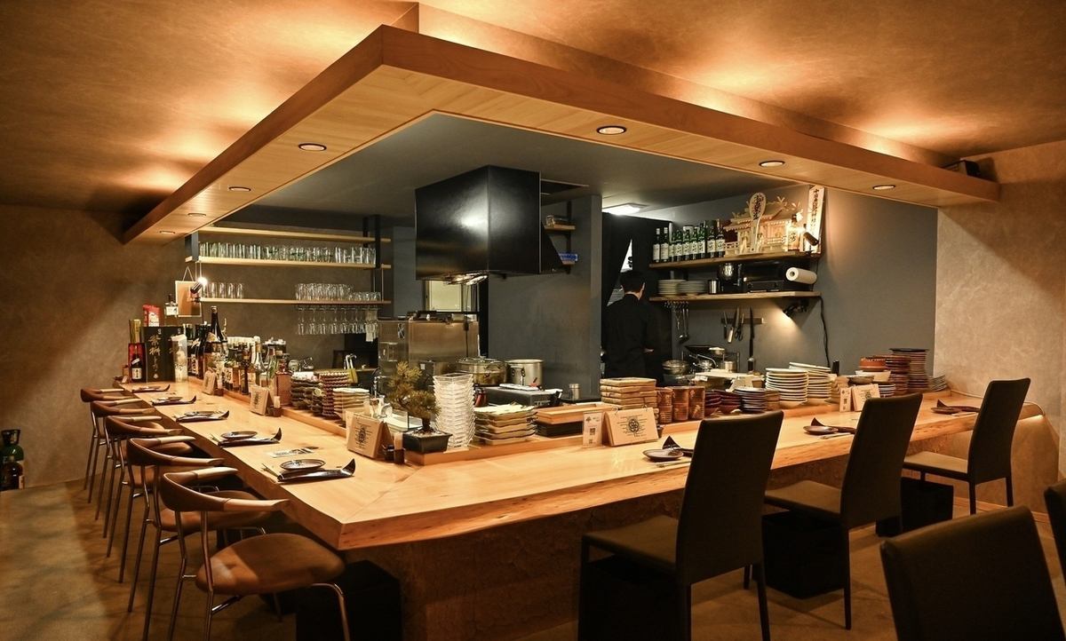 久留米駅徒歩5分。日本酒、ワインに合う上質なお料理をお楽しみください。