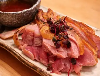 国産炭火地鶏のたたき