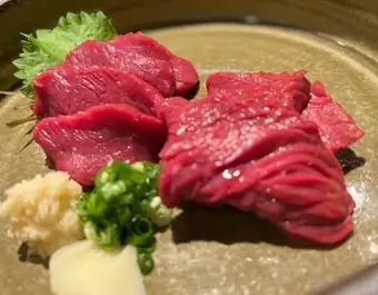 吉岡の馬肉さし～自家製山椒醤油～