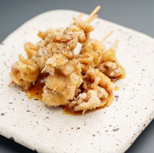 【名物】とりかわの串揚げ（一本）