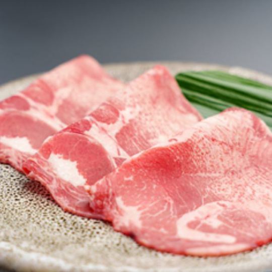 【黒毛和牛A5 食べ放題コース】レアステーキユッケと黒毛和牛A5焼肉が食べ放題！/大人4,950円/小人半額