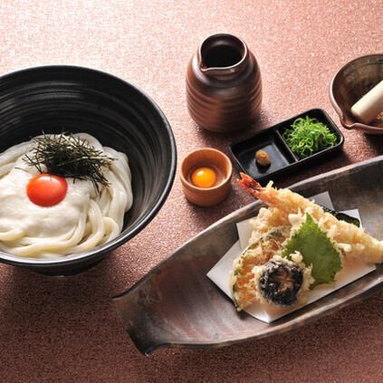 豊富な種類のおうどんをご用意！