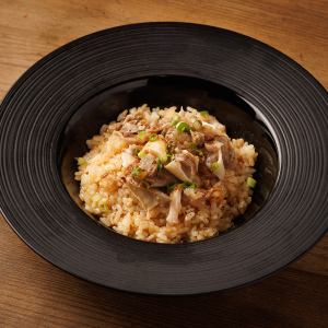 1番人気！山盛り牛タンのガーリックライス