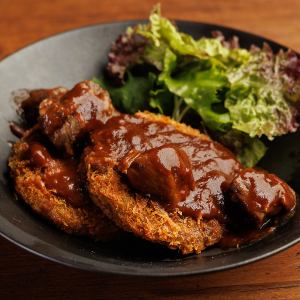 黒毛和牛メンチの牛タンデミソース掛け