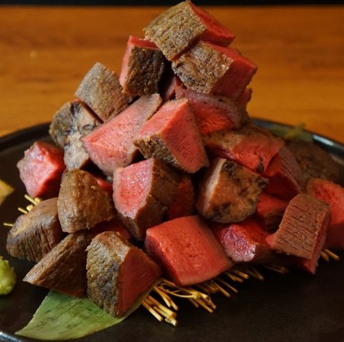 豪快迫力!極厚牛タンタワー 最大700g!