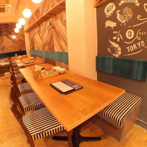 [Table seats that can sit up to 16 people side by side] Recommended for company banquets and large drinking parties! Table seats can accommodate customers of various numbers from 2 to 16 people! Please use for company banquet, reunion, joint party etc!!