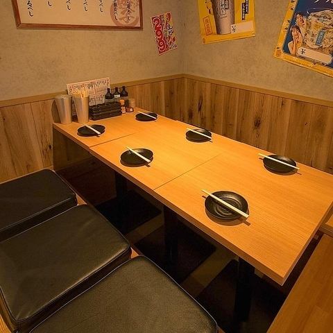 可提供最多容纳20人的私人包间。