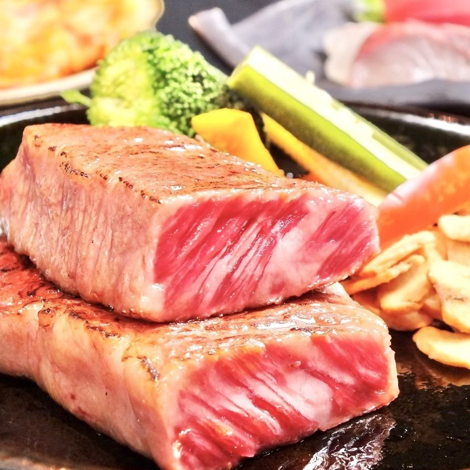 Course meals made with carefully selected ingredients from Tokushima are very popular ☆ All-you-can-drink unlimited! Can also be reserved for private parties, so perfect for banquets.