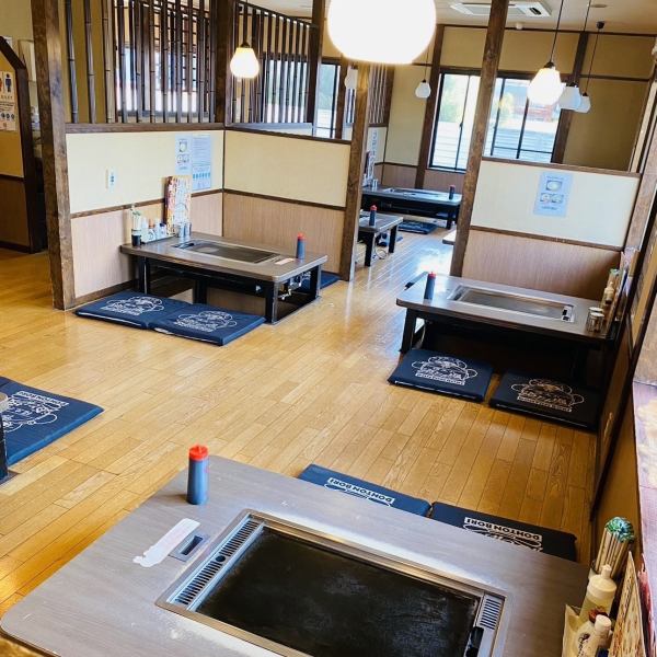 There are also sunken kotatsu seats.In addition, there are many seats that can be used by 4 people! The spacious floor can accommodate families and large parties.Please feel free to relax at our shop.We look forward to your visit.