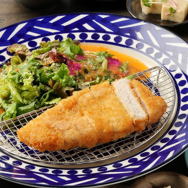 【当店のおすすめ！】芳寿豚を使ったサクッと♪ジューシーなとんかつ