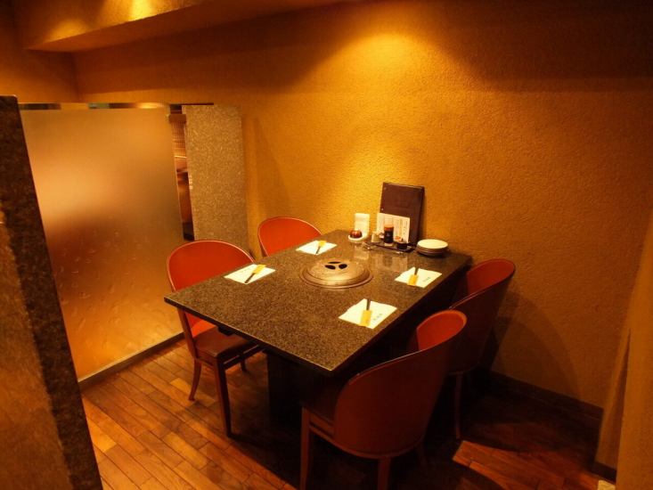 落ち着いた店内で食べる最高級のお肉は絶品です。