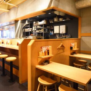4名様向けのテーブル席がございます！