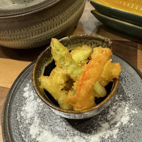 Sparkling fried asparagus