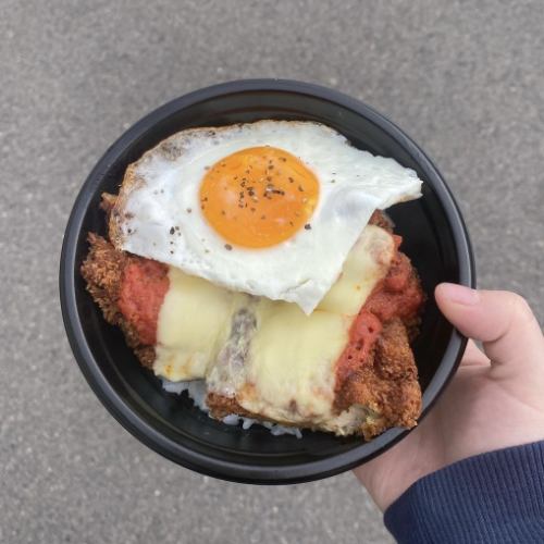 軽食・丼で空腹を満たす！