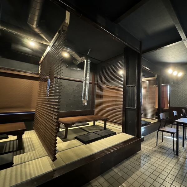 落ち着いた店内。ごゆっくりとさしみ～とと使った逸品料理や焼肉をお楽しみください。