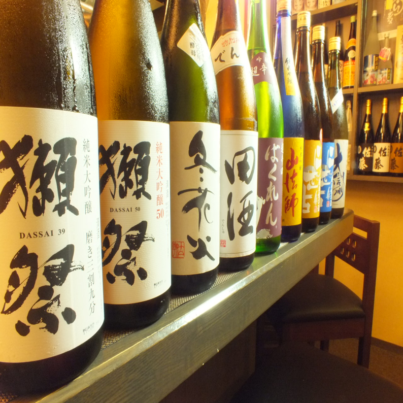 A wide range of items are always available, from standard to rare! A must-have for fans of local sake and authentic shochu!!