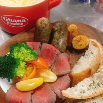 [SNS-worthy! Stretchy cheese!!] Roast beef x cheese fondue and 8 other dishes♪ 120 minutes of all-you-can-drink included