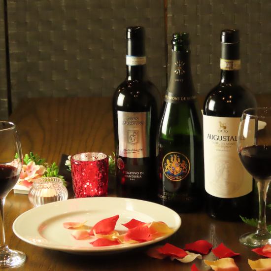 落ち着いた雰囲気でシェフこだわりの料理をお愉しみくださいませ