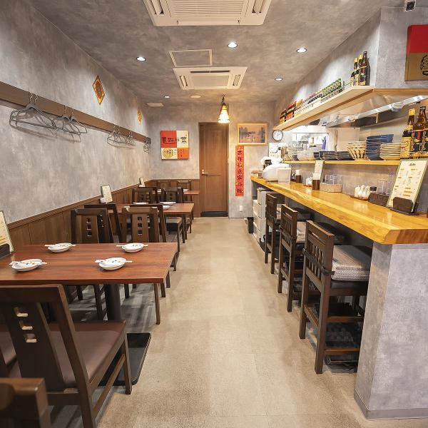 天地あまっちchinese diningは、落ち着いた住宅街に佇む隠れ家のような、本格中華料理店☆店内はシンプルでありながらも温もりを感じる空間が広がり、ゆったりと食事を楽しめます◎アクセスも良く、近隣の方にも親しまれています！こだわりの調理法や素材を大切にしながら、心から満足いただけるひとときをご提供します♪
